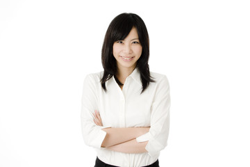 腕組みする女性社員