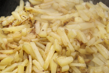 Pfanne mit Bratkartoffeln