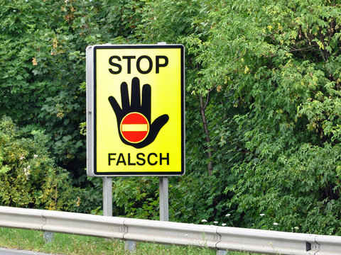 schild stop - falsch