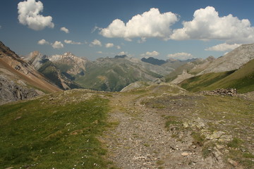 Naklejka premium mountain ridges in Ordesa y Monte Perdido National Park