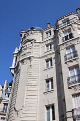 Fototapeta na wymiar Immeuble du quartier du Palais-Bourbon à Paris 