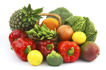 Fototapeta na wymiar fresh fruits and vegetable