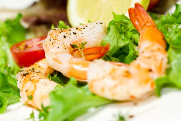 Salat mit Garnelen