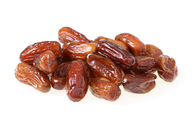 Datteln vor weissem Hintergrund