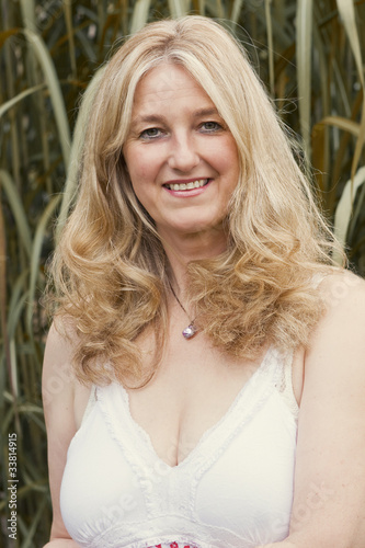 Frau mitte 40 single Partnersuche 40Gold – Die Singlebörse für das beste Alter