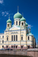 Fototapeta na wymiar Церковь Исидора Юрьевского, лето. Санкт-Петербург, Россия
