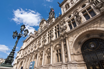 Fototapeta na wymiar L'hôtel de Ville à Paris