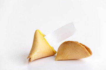 aufgebrochener Gl&uuml;ckskeks (broken fortune cookie) #2