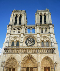 Fototapeta na wymiar Cathédrale Notre Dame de Paris vue de face
