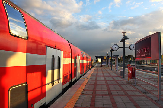 Fototapeta Train on the train station.