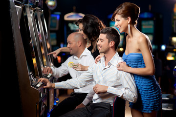 friends playing the slots