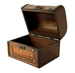 Открытый старый сундук