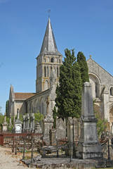 Fototapeta na wymiar cimetière ancien et église