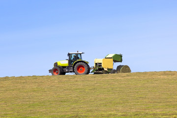 Obraz premium hay baling