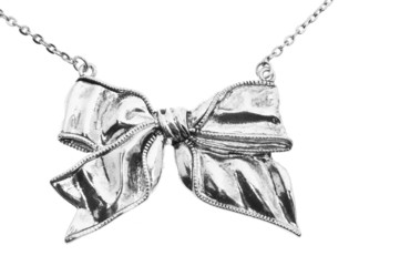 Metal Bow Necklace