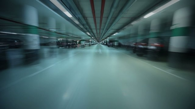 Fahrt im Parkhaus
