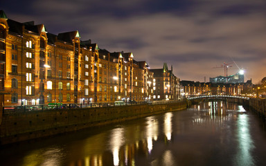 Fototapeta na wymiar Speicherstadt at night in Hamburg