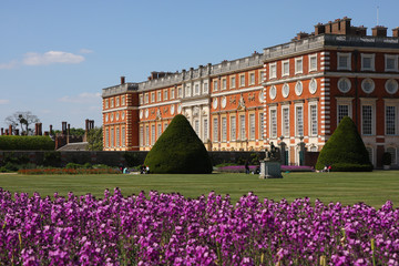 Obraz premium Hampton Court Palace in London