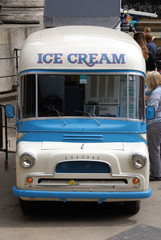 london ice cream bus 2