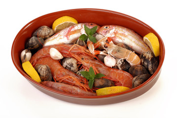 PIROFILA CON TRIGLIE GAMBERI E VONGOLE