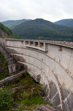 dam in mountains