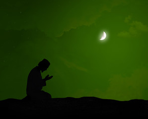 muslim praying © Win Nondakowit