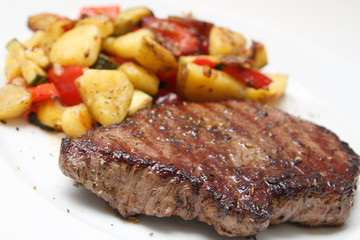 Beef steak with potaoes and mixed vegetable