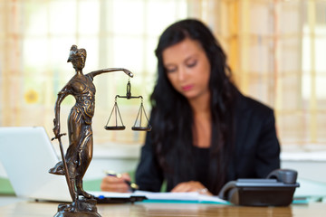 Rechtsanwalt und Justitia