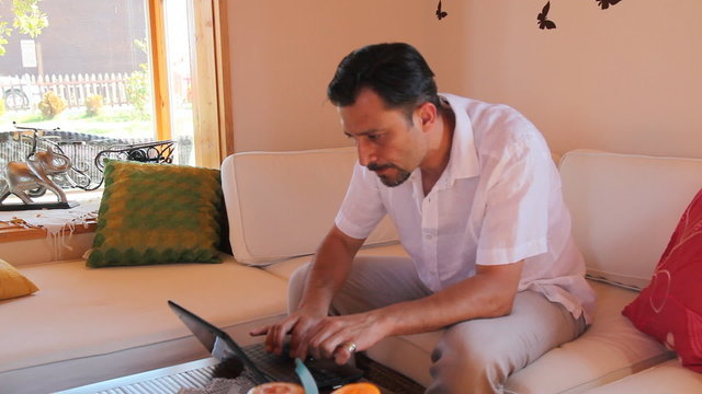man using a laptop 4, shoot Canon 5D MarkII
