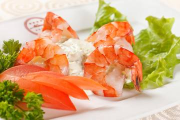 salad with shrimps