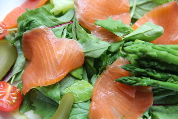 スモークサーモンサラダ