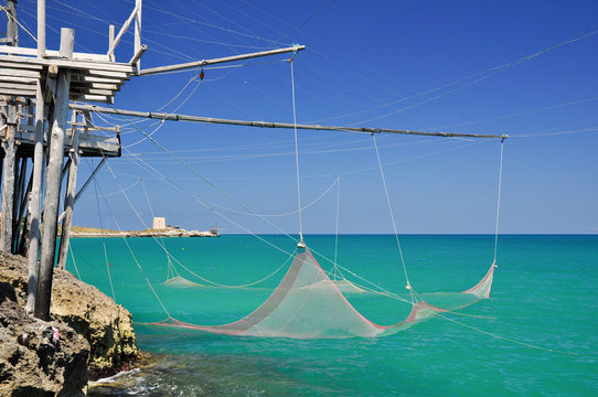 TRABUCCO SULLA COSTA PUGLIESE, GARGANO, ITALIA