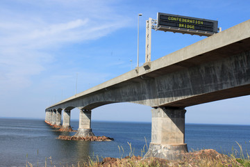Fototapeta na wymiar Most Konfederacji w Prince Edward Island