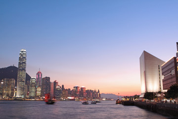 Fototapeta premium Magic hour of Victoria harbour, Hong Kong