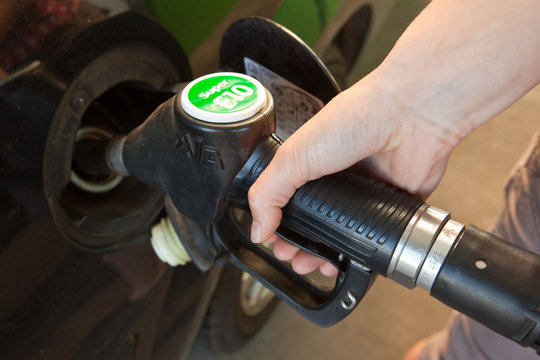 Super E10 tanken