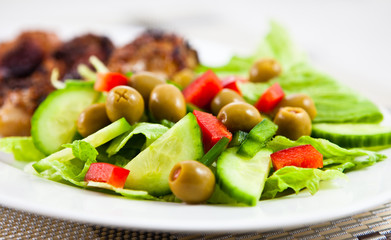 Vegeteable salad with green olives