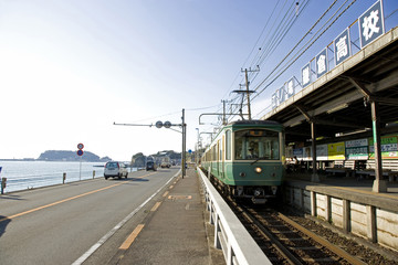 Obraz premium 江ノ電と湘南海岸