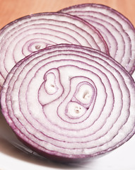 the sliced red onion