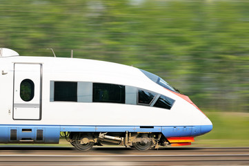 Fototapeta na wymiar Wysoka prędkość pociągu