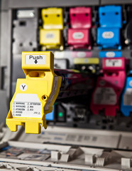 Gelbes Druckwerk eines Farblaserdruckers