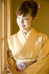 和服を着た女性