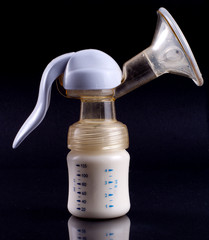 Braes pump with milk on black