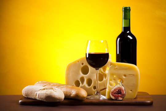 Red wine and cheese