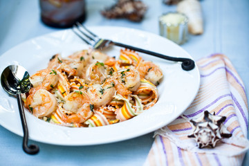 Striped pasta with shrimps