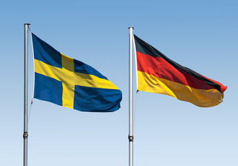 Flaggen von Schweden und Deutschland