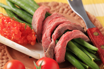Roast beef  and string beans