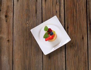Puff pastry shell with fruit