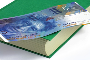 buch mit banknote