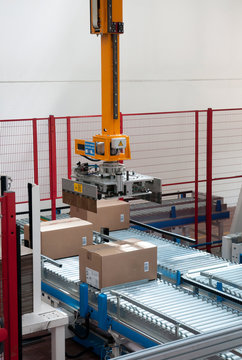 Automated warehouse with robots