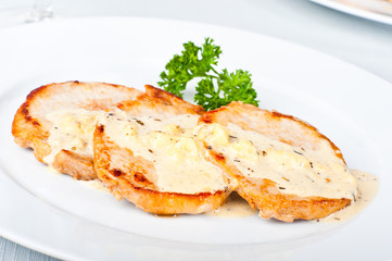 Steak with white sauce